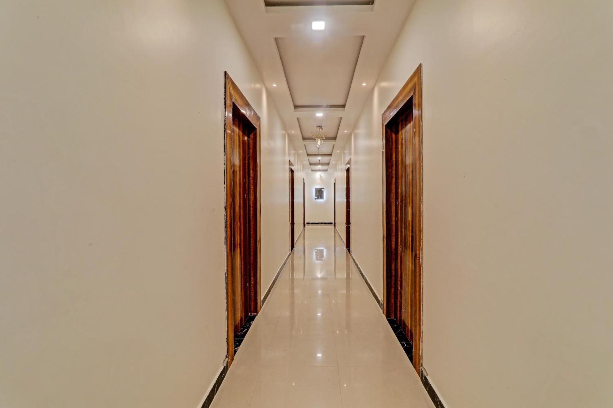 Hotel O Awadh International Bela Pratapgarh Exteriér fotografie